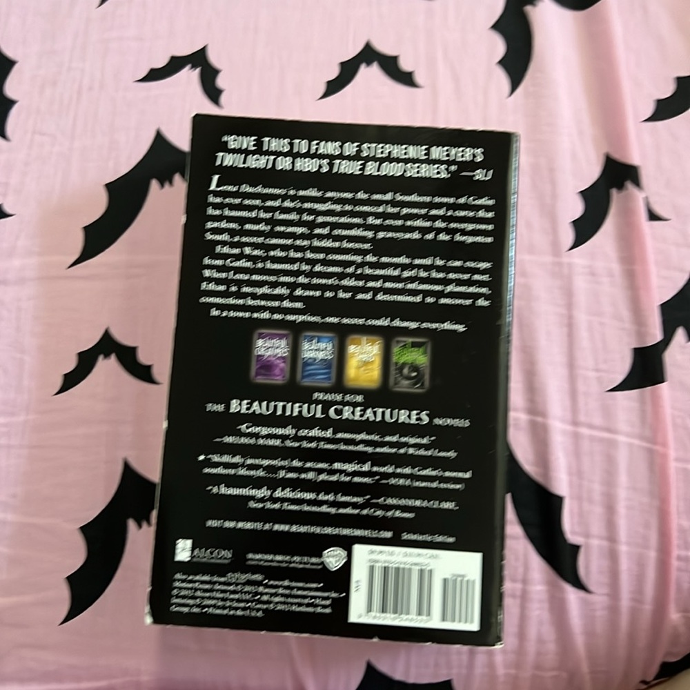 Beautiful creatures - Picture 2 of 2
